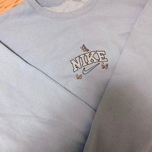 CUSTOM EMBROIDERED CREWNECK